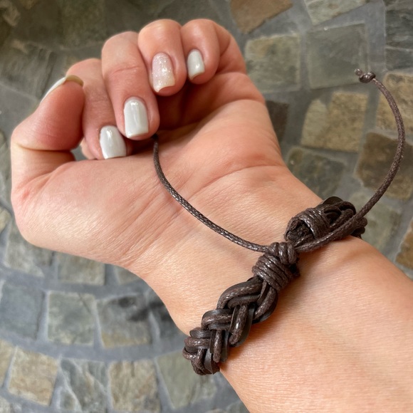 Leather adjustable bracelet - Picture 5 of 5